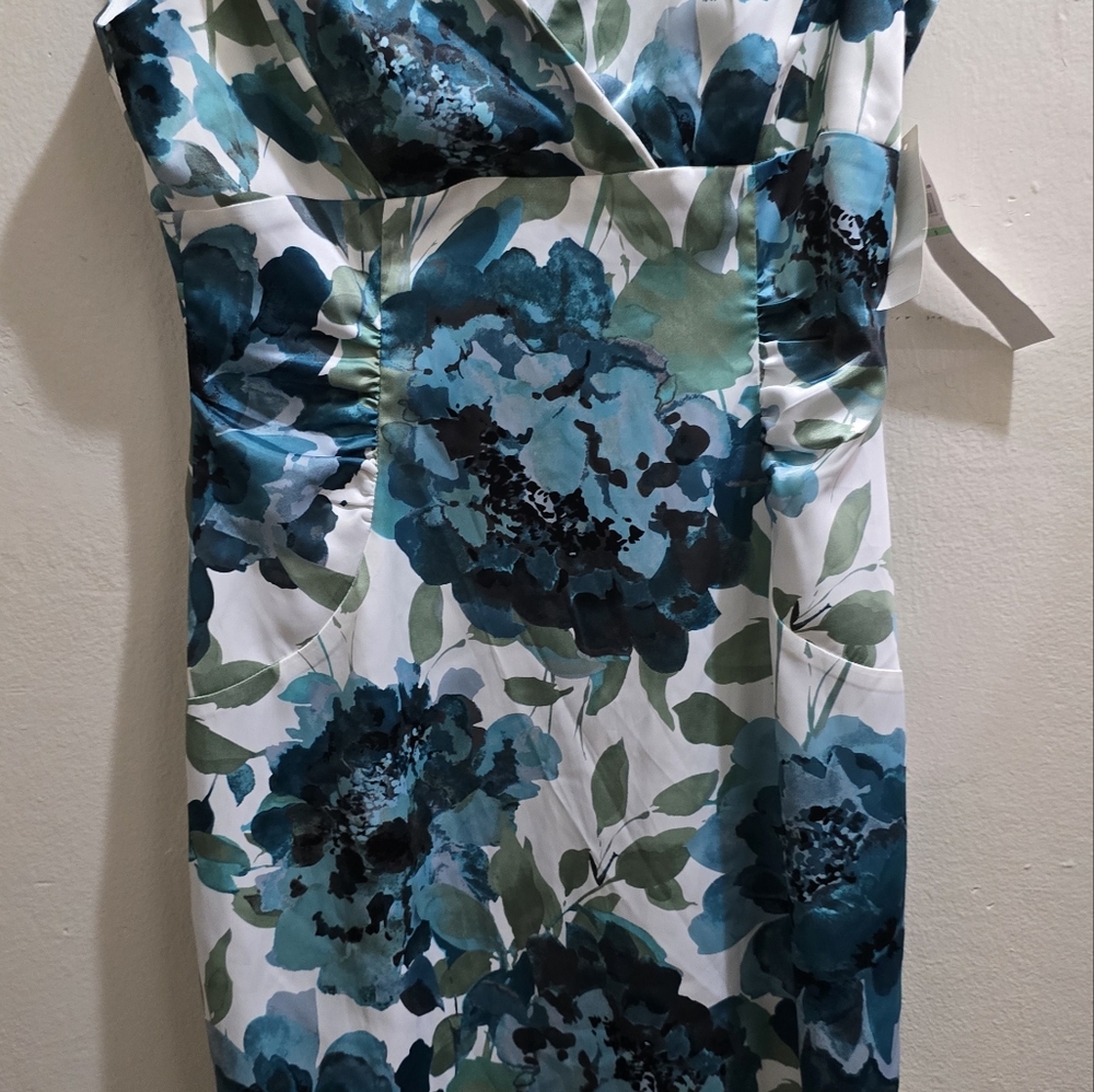 A gorgeous London and Style Dress